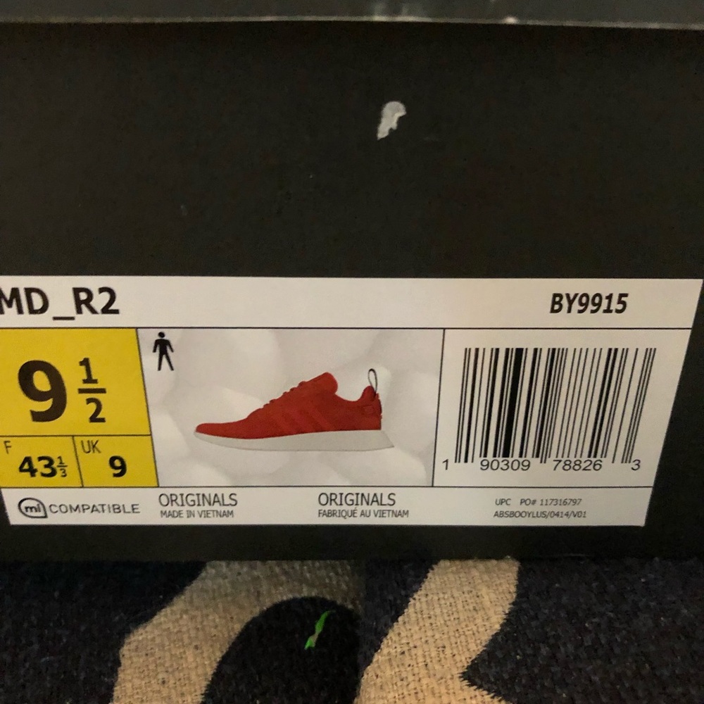 Adidas NMD R2 - Picture 1 of 6